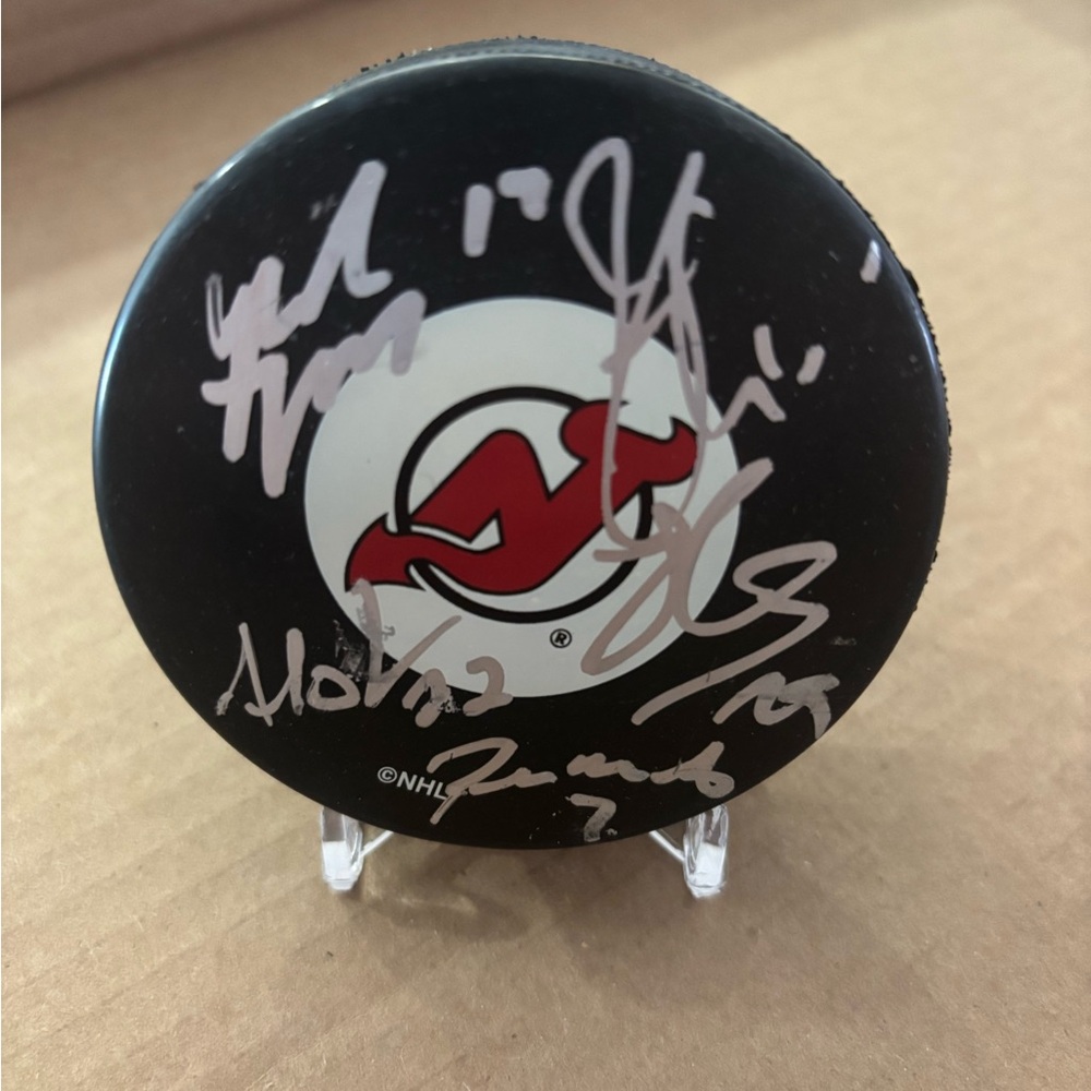 New Jersey Devils Multi Signed NHL Hockey Puck Paul Martin #7 Autograph Black